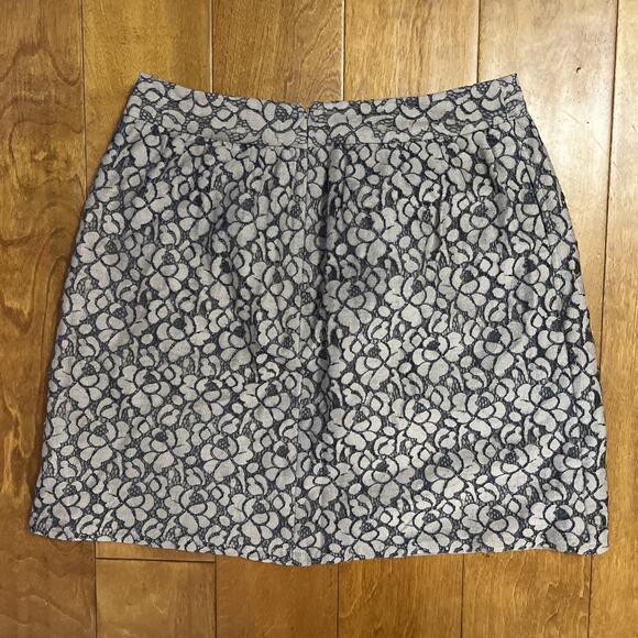 Vintage Y2K Banana Republic Embroidered Floral Mini Skirt Size 0 Tan Preppy Work - Picture 2 of 10